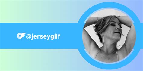 19 Best GILF OnlyFans Featuring OnlyFans GILF in 2024